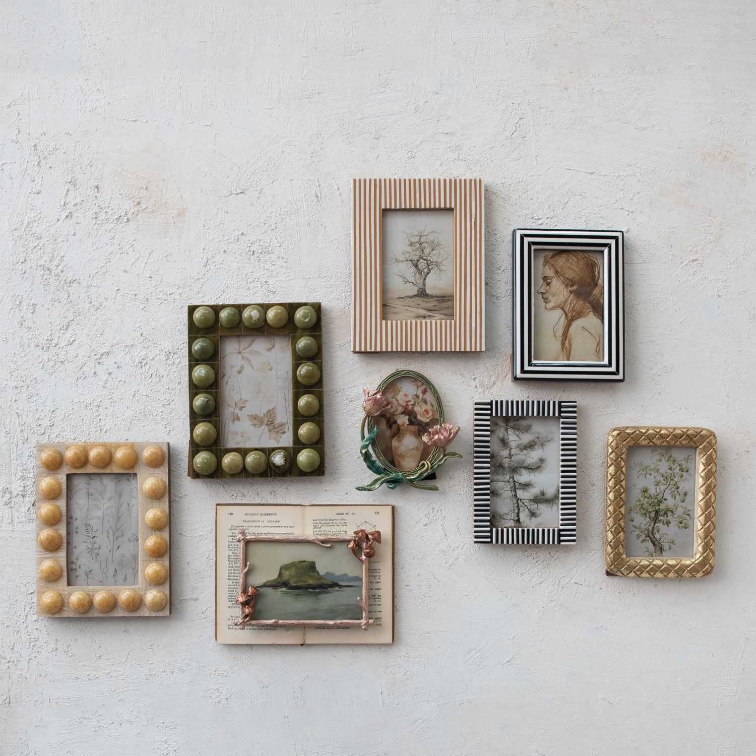 Black & White Ribbed Photo Frame